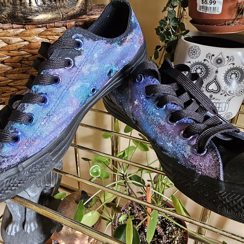 Galaxy chucks